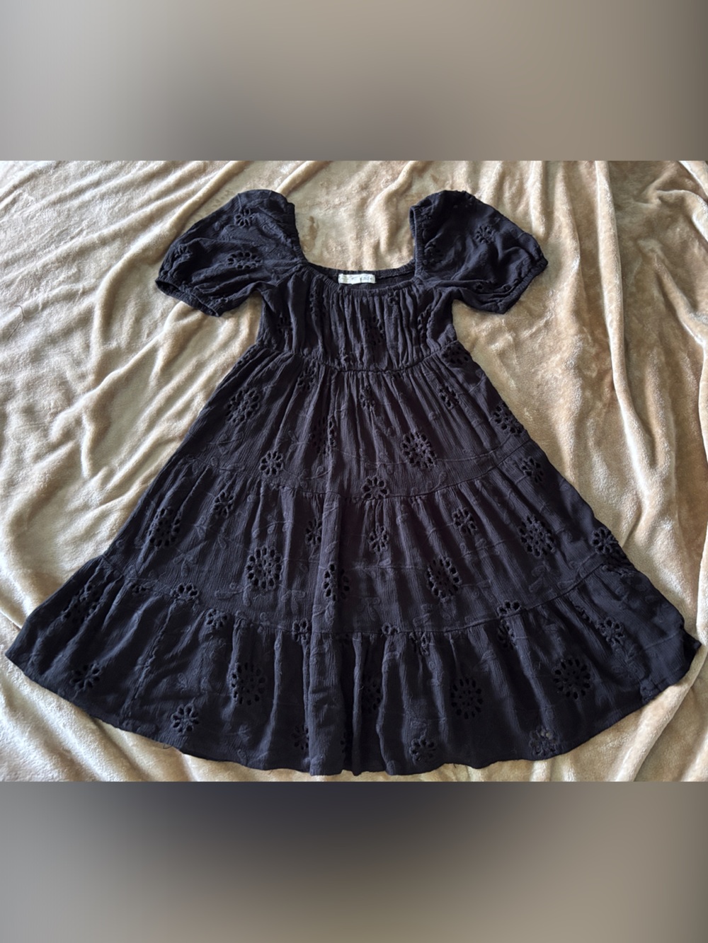 Rewind Black Eyelet Puff-Sleeve Casual Dress